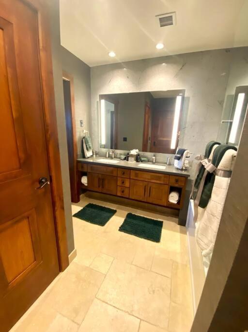 סאות' לייק טאהו Ski In/Out - Zalanta - Great Location- 2 Hot Tubs - Heated Pool מראה חיצוני תמונה